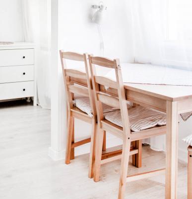 MODERN WOODEN NATURAL CHAIR